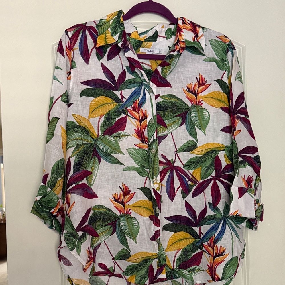 Chico's White Tropical Leaf Print Button-Up Top